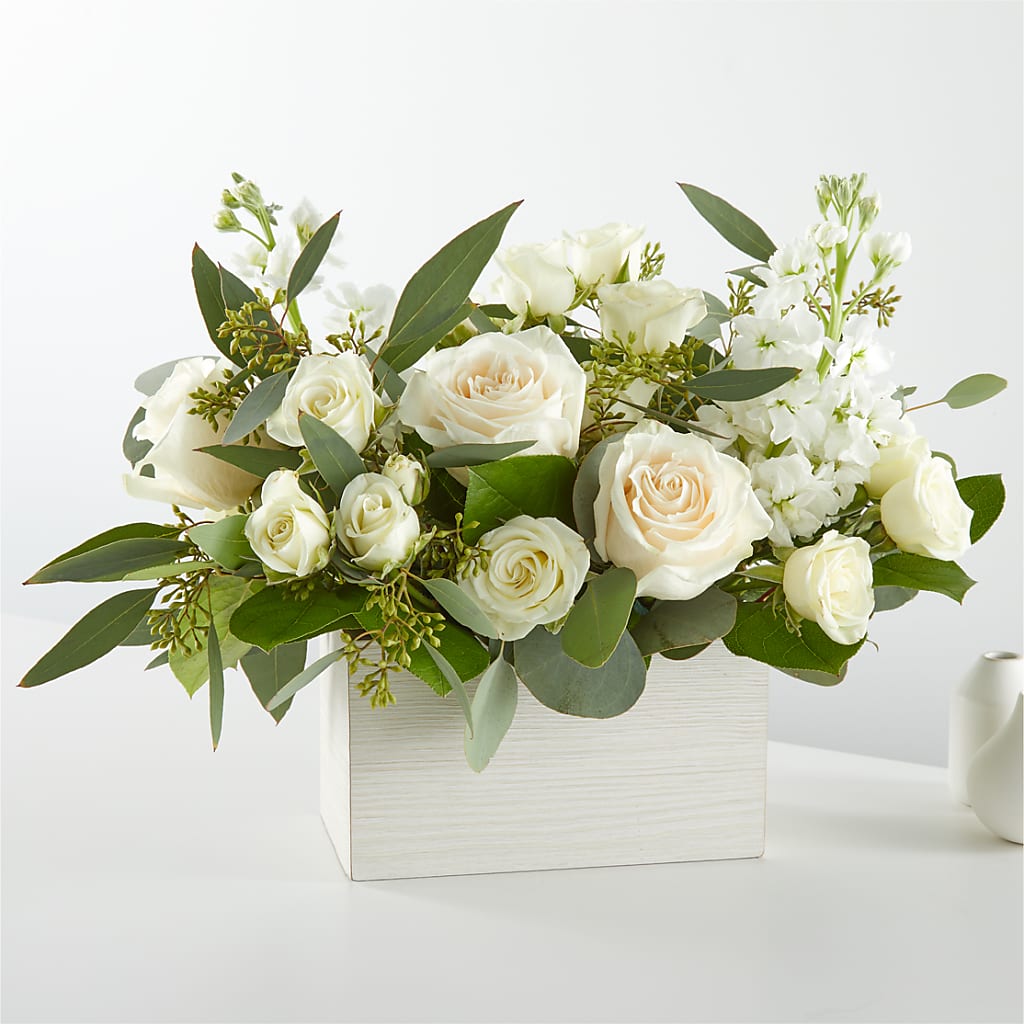 Fresh Linen Box Bouquet – DIGIORGIO'S FLORIST, Charleroi PA