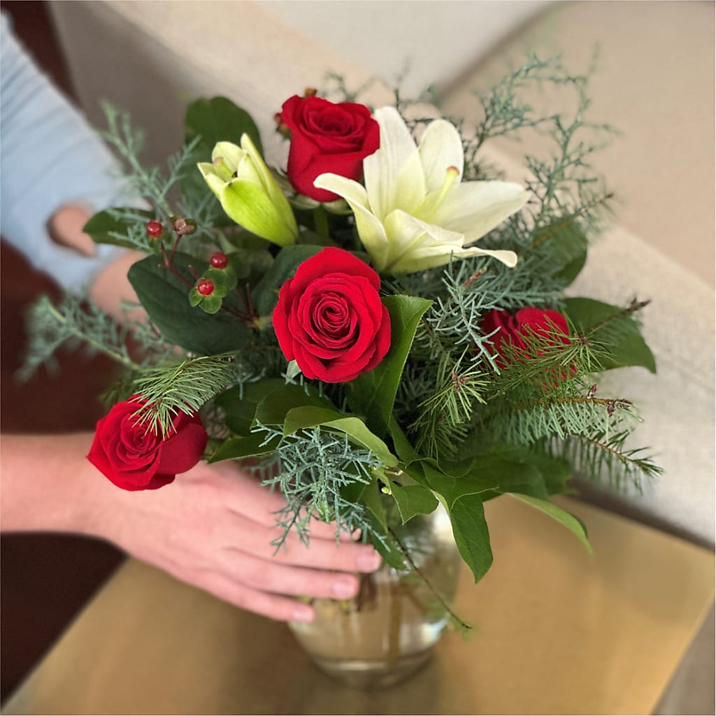 Glittering Lights Bouquet – DIGIORGIO'S FLORIST, Charleroi PA